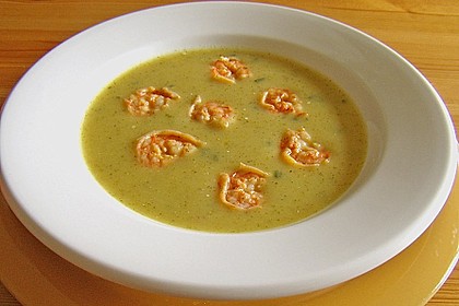 Zucchinisuppe mit Scampi