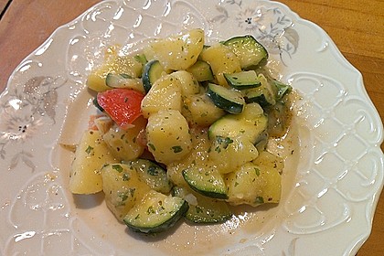 Illes warmer Zucchini-Kartoffelsalat - sommerlich leicht und einfach 8