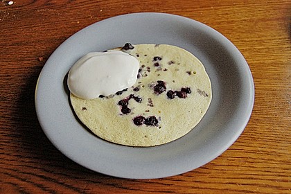 Blaubeerpfannkuchen mit Soße 7