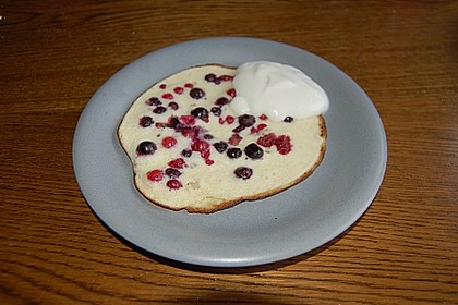 Blaubeerpfannkuchen mit Soße 8