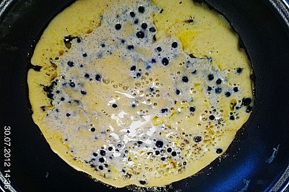 Blaubeerpfannkuchen mit Soße 11