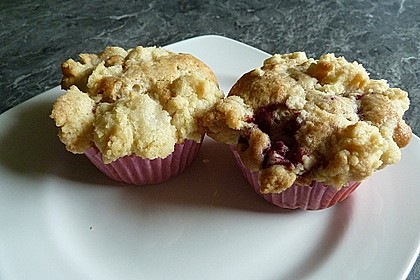 Himbeer - Muffins mit Streuseln 48
