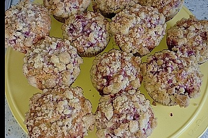 Himbeer - Muffins mit Streuseln 29