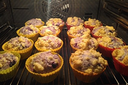 Himbeer - Muffins mit Streuseln 10