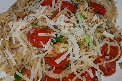 Spaghetti mit Kirschtomaten und Garnelen 5