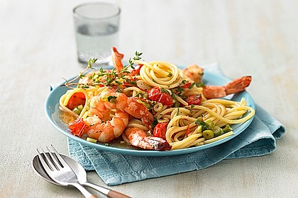 Spaghetti mit Kirschtomaten und Garnelen