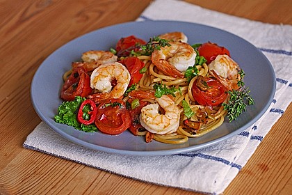 Spaghetti mit Kirschtomaten und Garnelen 1