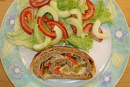 Hackfleischrolle in Bl&auml;tterteig