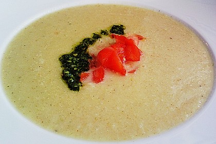 Kohlrabicremesuppe mit B&auml;rlauch - Pesto