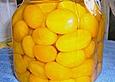 Kumquats in wei&szlig;em Rum