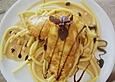 Piccata von der Pute mit Makkaroni in wei&szlig;em Tomatenrahm