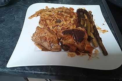 Gebratener grüner Spargel mit Schweinefleisch - Röllchen 3