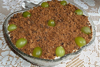 Schichtdessert mit Weintrauben 24