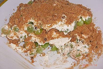 Schichtdessert mit Weintrauben 30