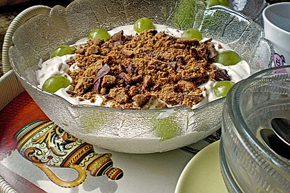 Schichtdessert mit Weintrauben 23