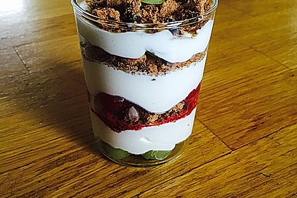 Schichtdessert mit Weintrauben 13