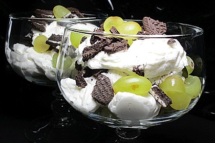 Schichtdessert mit Weintrauben 4