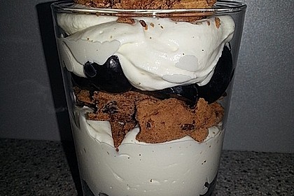 Schichtdessert mit Weintrauben 16