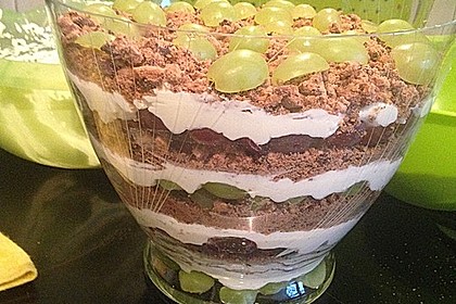 Schichtdessert mit Weintrauben 3