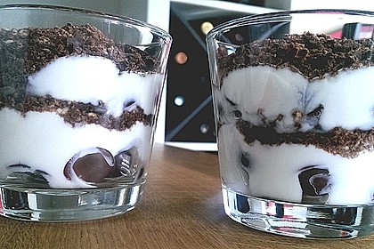 Schichtdessert mit Weintrauben 5