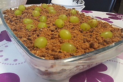 Schichtdessert mit Weintrauben 11