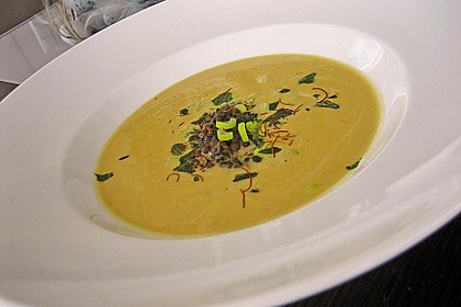 Kokos - Mangos&uuml;ppchen mit Zitronengras - Garnelenspie&szlig; und schwarzer Linsennocke 1