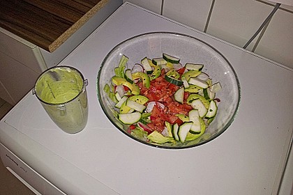Sommersalat mit Avocadodressing 2