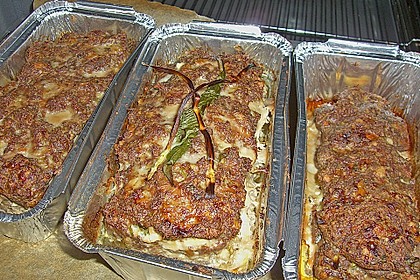 Gef&uuml;llte Braten aus Wildschwein- und Rinderhack