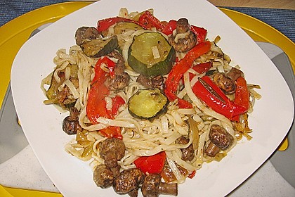 Mediterraner Nudelsalat mit Antipasti