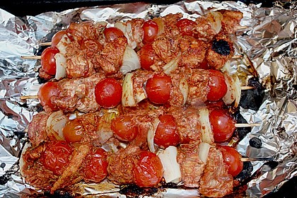 H&auml;hnchen - Tomaten - Zwiebel - Spie&szlig;e