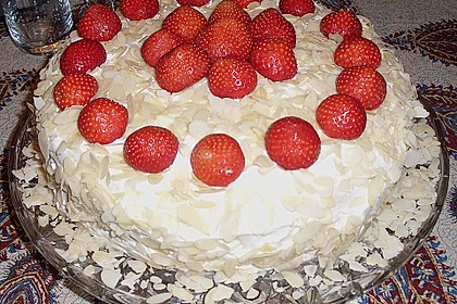 Sahnige Erdbeertorte 4