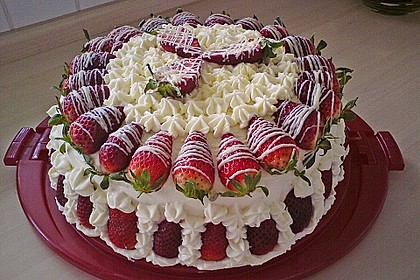 Sahnige Erdbeertorte 6