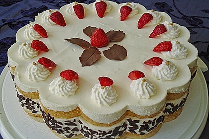 Sahnige Erdbeertorte 7