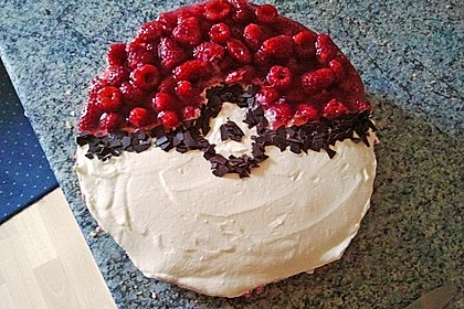 Sahnige Erdbeertorte 9