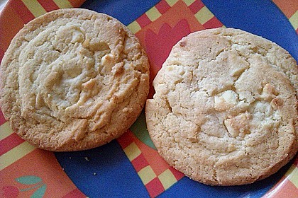 White Chocolate Macadamia Cookies 8