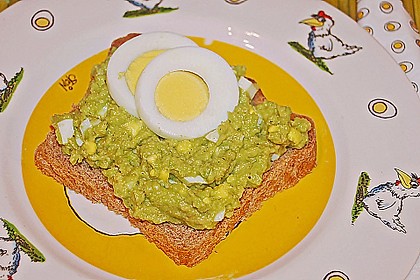 Einfacher Avocado - Ei - Aufstrich