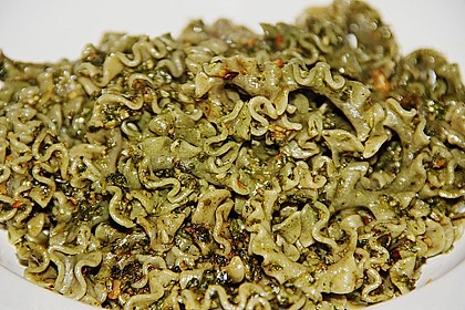 Vollkornpasta mit L&ouml;wenzahnpesto