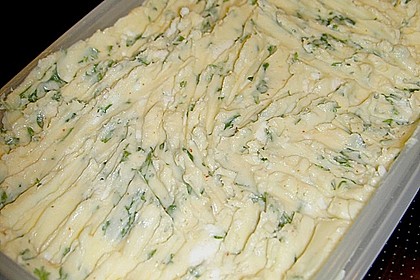 Kräuterbutter mit Feta 6