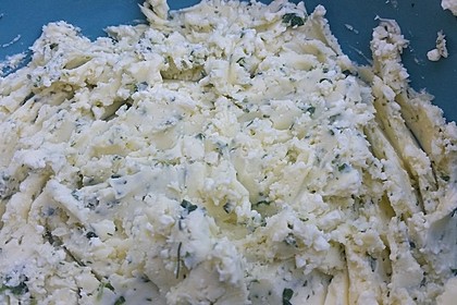 Kräuterbutter mit Feta 7