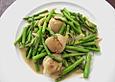 Thail&auml;ndischer Spargel mit Jakobsmuscheln