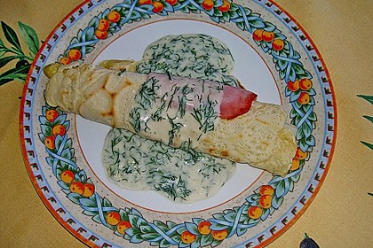 Spargel auf Eierkuchen mit Schinken und wei&szlig;er Sauce mit Gorgonzola 1