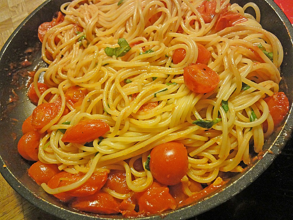 Sommerliche Spaghetti mit Tomaten (Rezept mit Bild) | Chefkoch.de
