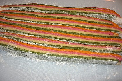Gestreifter Nudelteig 37