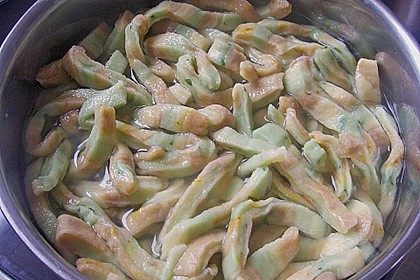 Gestreifter Nudelteig 50