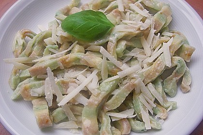 Gestreifter Nudelteig 53