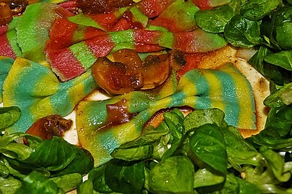 Gestreifter Nudelteig 32