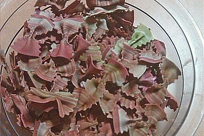 Gestreifter Nudelteig 38