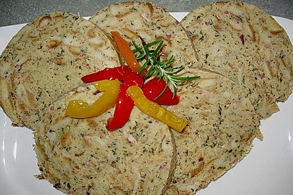 Semmelkn&ouml;del mit Speckw&uuml;rfeln