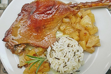G&auml;nsekeule mit Ananassauce