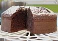 Kleiner schokoladiger Schokokuchen mit Schmand